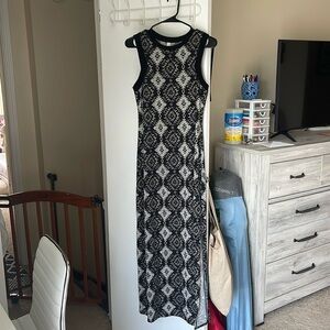 Women’s Medium Maxi Dress
